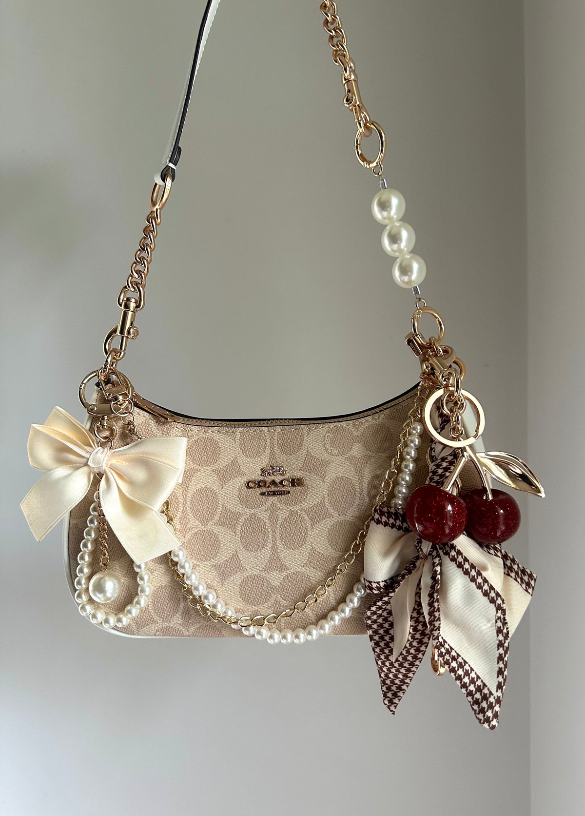 White Beige  Teri Coach Shoulder Handbag
