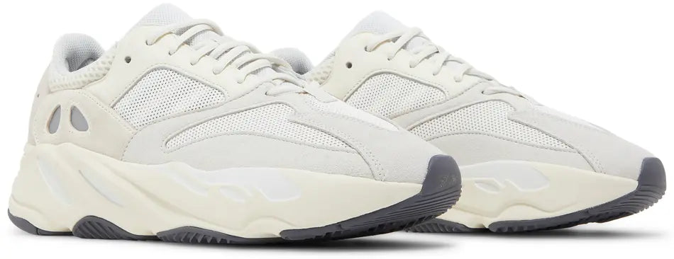 Yeezy Boost 700 Analog